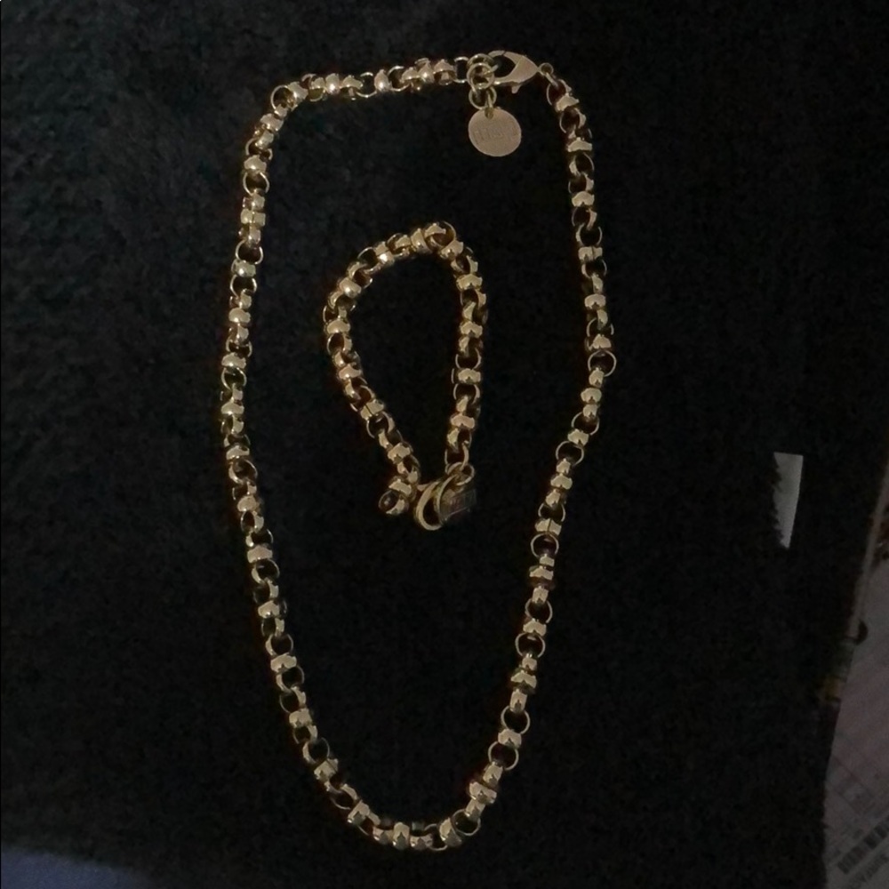 Gold tone costume jewelry set